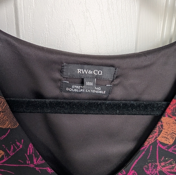 RW&CO. Black Floral Long Sleeves Dress - Picture 4 of 7